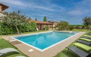 Stunning home in Turi with Outdoor swimming pool, WiFi and 4 Bedrooms